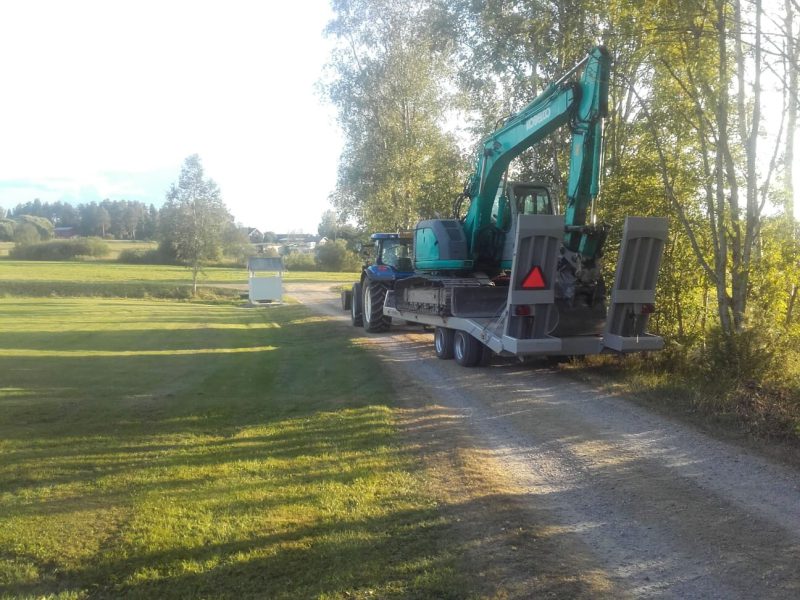 Kaivurityöt traktorityöt